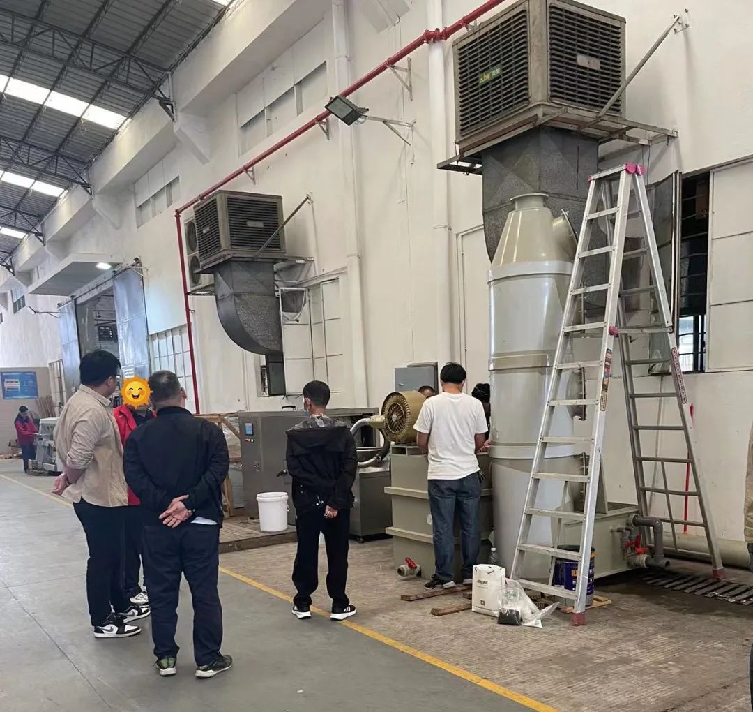 餐廚垃圾處理設備結合工業(yè)除臭劑實(shí)現系統除臭