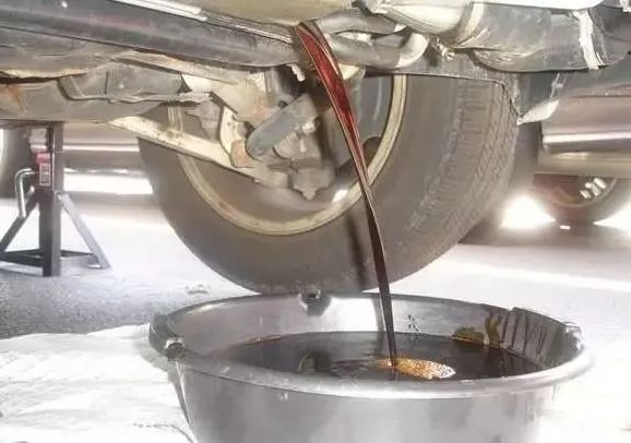 潔匠凈化·的凈工業(yè)除臭劑_廢機油處理難度大，擺脫“惡臭異味”又有什么方向？